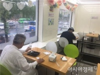 [몇집 건너 편의점②]노인 혼밥족에게 그곳은 지정식당