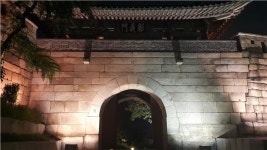 [스토리, 서울의 밤③]윤동주 시인이 숨 쉬는 인왕산 자락길