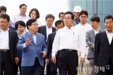 이낙연 전남지사,“장성 황룡강 전설 활용 옐로우시티 감탄”