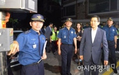 경보의료기익산 | [포토]여성안전 경보기 살피는 황교안 국무총리
