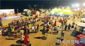 공연과 먹거리가 함께하는 완도 주말 싱싱장터‘인기’