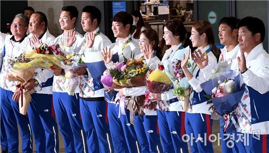 한국 양궁 대표팀, 2024 파리 올림픽 전종목 석권 후 금의환향 완주
