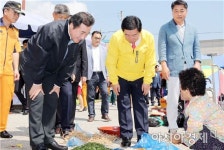 [포토]이낙연 전남지사.화순고인돌전통시장 방문