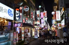 [포토]평소보다 한산한 먹자 골목