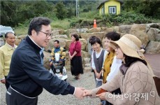 이낙연 전남지사, 6차 산업화 산촌생태마을 둘러봐