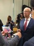4차 산업혁명 클라우스 슈밥, 창조경제센터서 국내 스타트업 제품에 엑설런트!