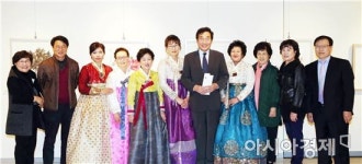 [포토]낙연 전남지사,목포제일정보고등학교 작품전시회 관람