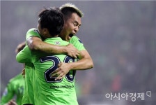 [포토]이동국과 기뻐하는 김신욱