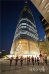 [랜드마크 경제학②]완공까지 한 달…롯데월드타워, 소비활성화 이끌까