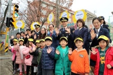 현대차, 기부드라이빙 통해 스쿨존 안전신호등 설치