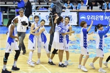 24승1패 우리은행, 역대 최소경기 우승 확정