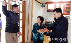 곡성 귀평농장, 독거노인에게 계란 기증