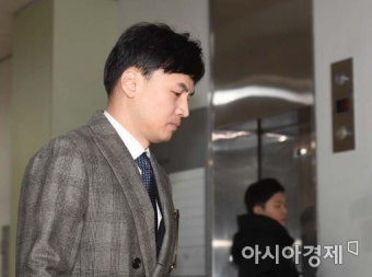 [포토]수사 마지막 날 출근하는 한동훈 부장검사