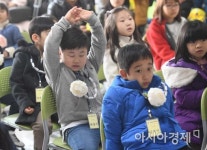 [포토]쉽지 않은 초등학교 1학년