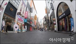 [포토]중국인관광객 빠진 명동 쇼핑거리