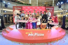 미스터피자, 태국 4호점 열어…화려한 도우쇼로 현지 소비자 공략