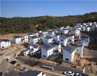 흙빛 농가에 태양광발전소…농민 미래에너지 이모작