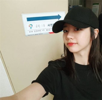 혜리, 투표 인증샷 공개…네티즌 “진짜 개념돌이에요! 꼭 투표하겠습니다”