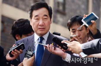 [포토]답변하는 이낙연 총리 후보자