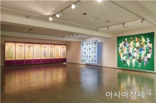 전통과 현대가 한 가족처럼…‘그 집’ 展