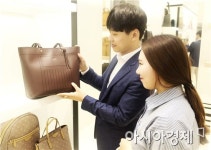 광주신세계 “핸드백·슈즈” 특집전 최대 50% 할인