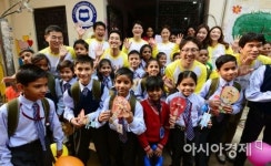 [포토] 아시아나항공, 뉴델리 초등학교 봉사활동