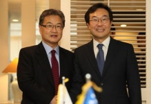 한미 6자회담대표 대화위한 北압박 중점, 北도발중단 신호줘야