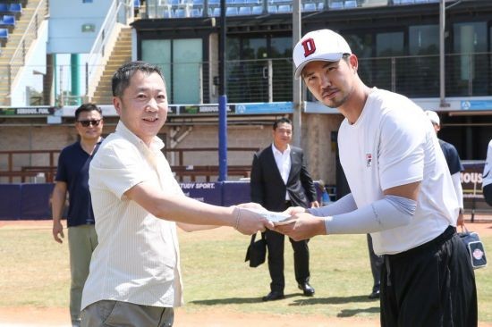두산 베어스 베어스다운 야구를 강조하는 박정원 구단주, 선수들 격려와 동기부여