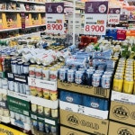마트 수입맥주 가격 또 내리자…국산맥주에 라면·밀폐용기 주렁주렁
