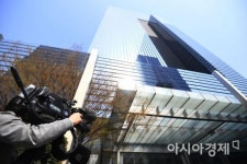 [포토]긴장감 흐르는 서초구 삼성증권 본사