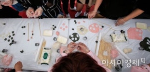 [포토] 떡 만들기 체험