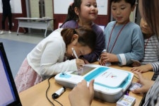 [포토]전남선관위, 어린이 대상 모의체험 투표소 운영