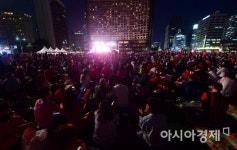 [포토]시청 가득 메운 시민들