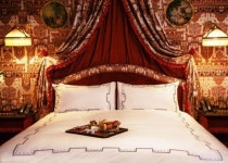 ‘호텔’서 마주보는 이재현·정용진…첫 독자 브랜드로 ‘승부수’