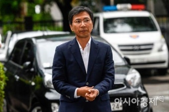[포토]법원 도착한 안희정 전 충남도지사