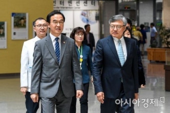 [포토] 중앙보훈병원 방문한 조명균 장관