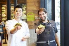 쉐이크쉑, 론칭 2주년 한정판 ‘톡톡쉑’ 900개 한정 판매