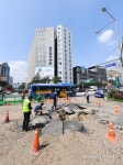 지하철 3·4호선 충무로역 일대 물난리…상수도관 파열 추정