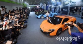 [포토] 서울오토살롱 즐기는 관람객들