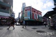 [포토]연일 폭염에 남대문시장도 한산