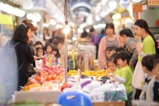 오늘은 엄마랑 ‘시장 나들이 가는 날’