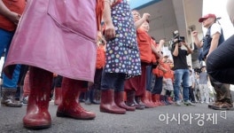 [포토] 구시장 입구 막아선 상인들