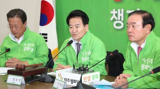 정동영 통일부 장관, 판문점 방문으로 남북 연락채널 복원 의지 강조