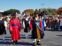 마포나루새우젓축제 개막...유동균 마포구청장 통이요~~~ 외쳐