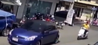 태국 아버지의 날 행사장에 울린 총성