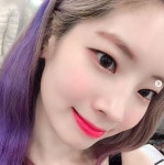 ‘요즘애들’ 다현, 초근접 셀카에도 빛나는 꿀피부