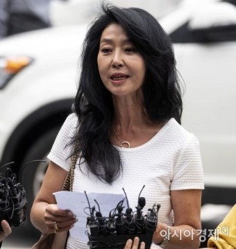 김부선, 이재명 고소 일부 취하…"딸에게 부끄럽고 다 내려놓고 싶었다"