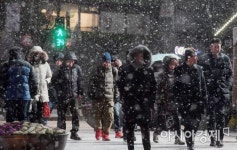 [초동여담] 12월 겨울 그리고 세 명의 죽음