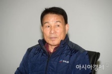 [포토]생각에 잠긴 류근중 전국자동차노동조합연맹 위원장