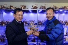 오래된 아파트 지하에 ‘희망 버섯’이 자란다